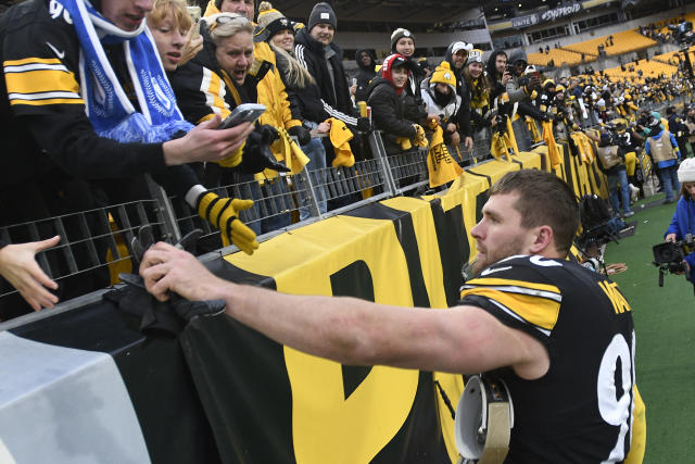 PITTSBURGH, PA - NOVEMBER 13: Pittsburgh Steelers linebacker T.J. Watt (90)  is announced during the national football league game between the New  Orleans Saints and the Pittsburgh Steelers on November 13, 2022