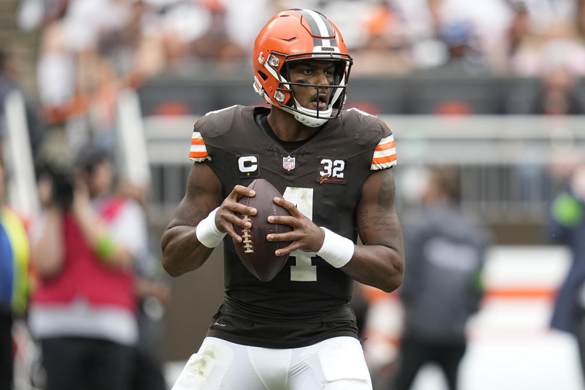 Browns said Deshaun Watson was medically cleared to play with bruised  shoulder; QB made call to sit