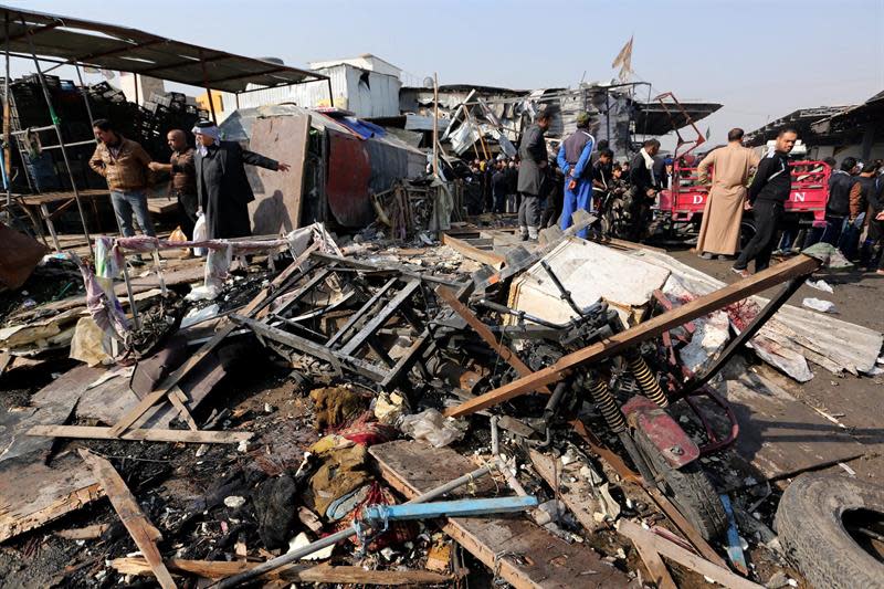 (FOTOS) Un coche bomba del Estado Islámico deja decenas de muertos en Bagdad