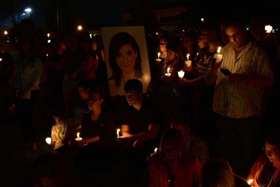 A vigil held for Christina Grimmie at Evesham Memorial Complex on 13 June 2016 in Evesham, New Jersey (Brian Killian/Getty Images)