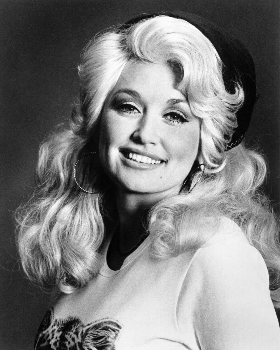 CIRCA 1970:  Country singer Dolly Parton poses for a portrait in circa 1970. (Photo by Michael Ochs Archives/Getty Images)