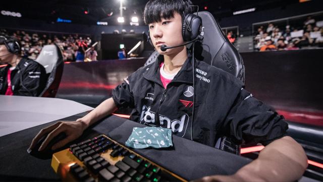 T1 head coach confirms Faker will be playing again before playoffs