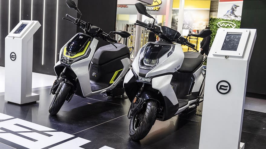 CF Moto presentó dos scooters eléctricas: E6 y E8.