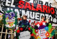 Argentines protest to mourn minimum wage