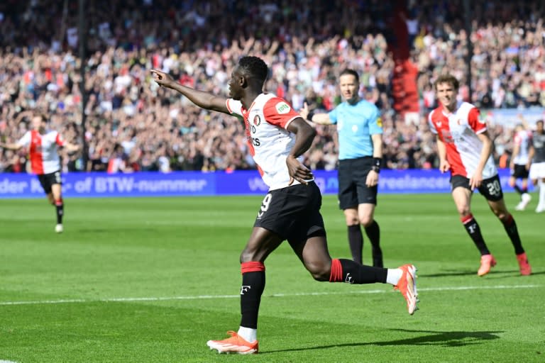 Feyenoord's Minteh scored a great goal to condemn Ajax to a humiliating defeat (Olaf Kraak)