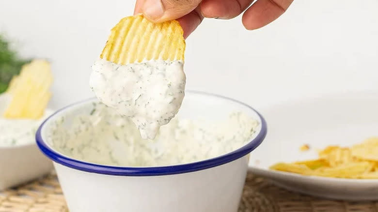 Dill onion dip