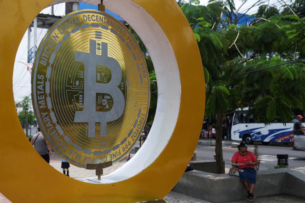 Read more about the article Why the Bitcoin price is falling