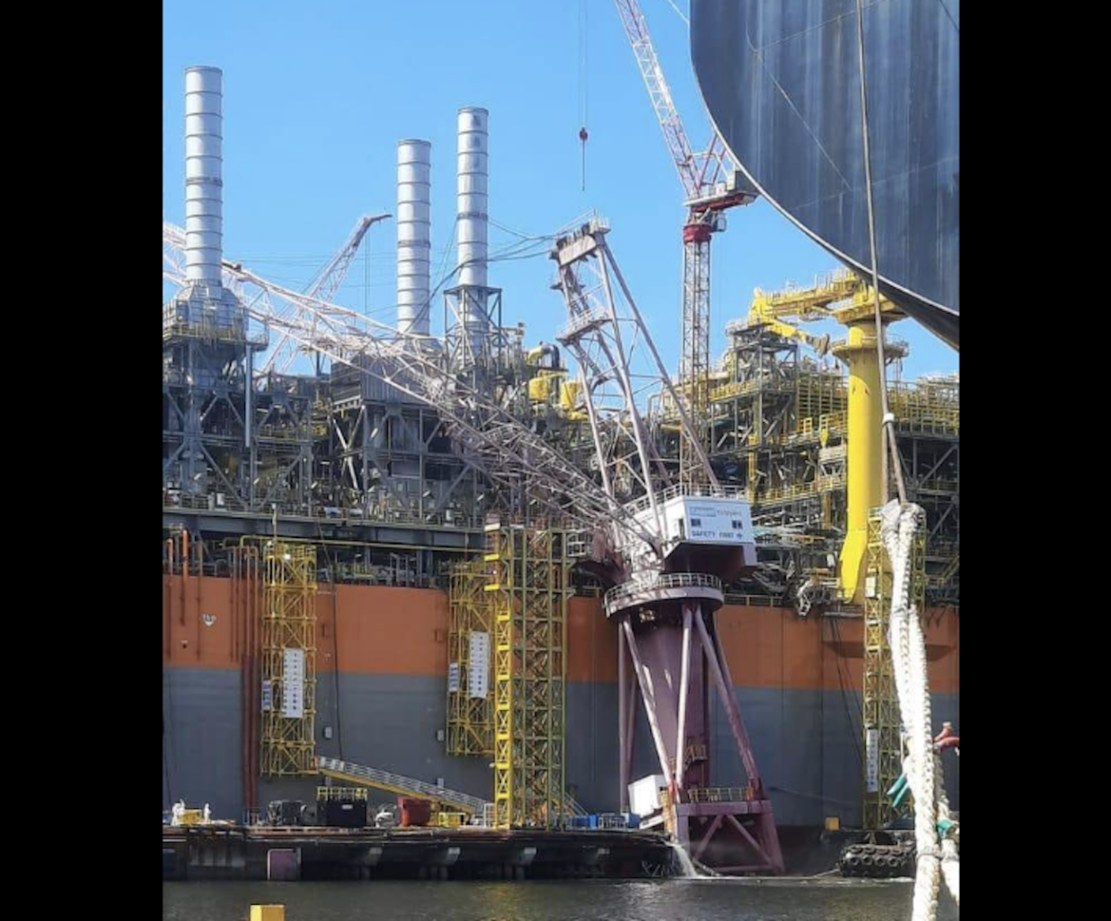 The body of a Bangladeshi worker was found on 24 August 2022 after a crane collapsed at Keppel Shipyard in Tuas two days earlier. (SCREENSHOT: Hemanth Reddy/Facebook)