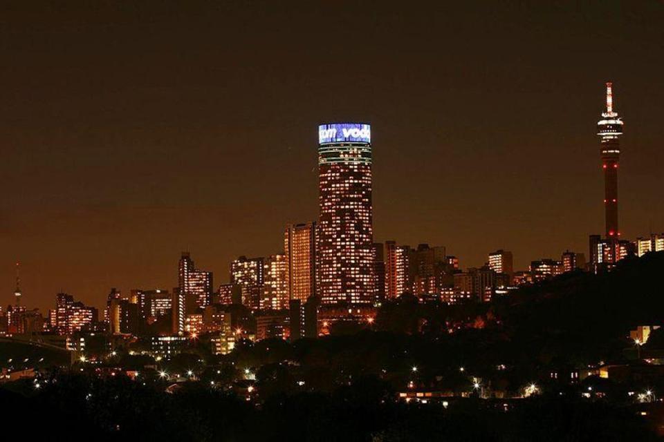 The tower is a famous part of the Johannesburg skyline (Nico Roets/Wikimedia Commons)