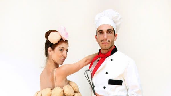 easy halloween costumes for couples french chef and croquembouche