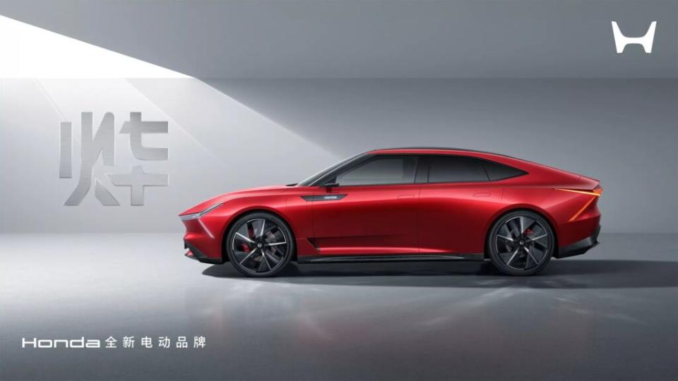 GT Concept則是結合了豪華以及性能氛圍，車身尺碼則與Civic相當。(圖片來源：Honda)