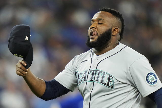 Seattle Mariners erase 7-run deficit, sweep Blue Jays to advance