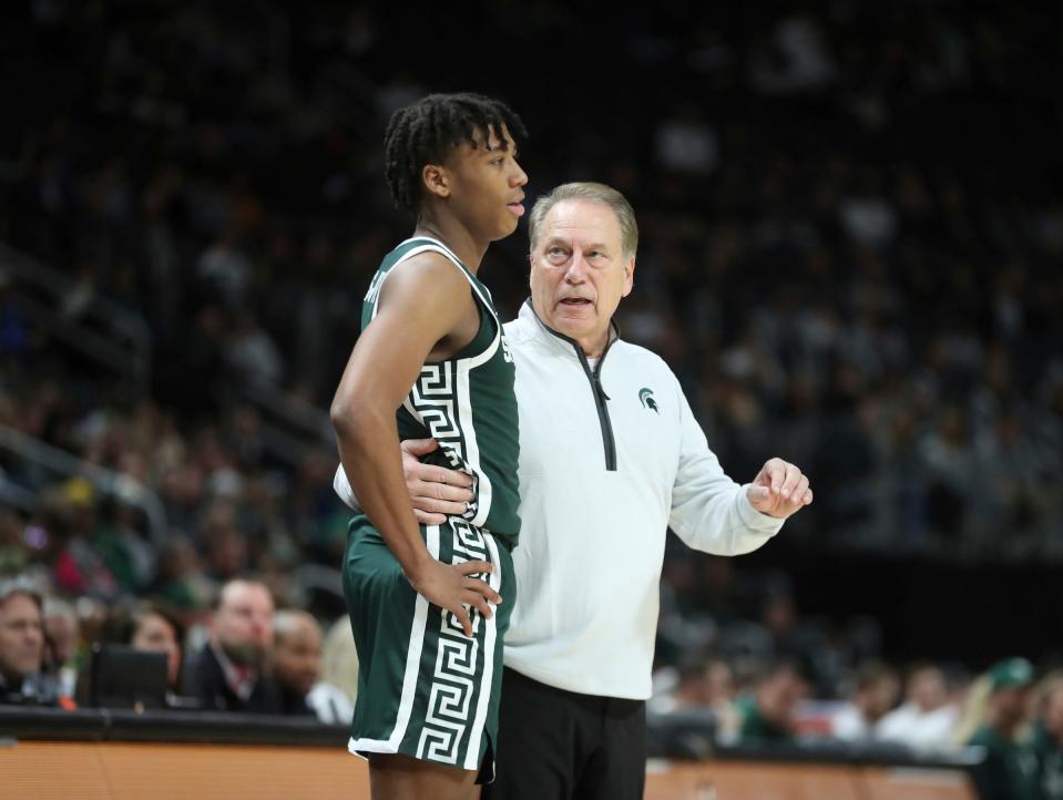 Michigan State coach Tom Izzo talks with guard Jeremy Fears Jr. during a 88-64 win over Baylor on Dec.16.
