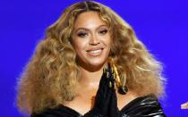 Beyoncé machte einst "The Master Cleanser" berühmt, eine umstrittene Detox-Kur, bei der man über Tage nur ein Gemisch aus Wasser, Zitronensaft, Ahornsirup und Cayennepfeffer zu sich nimmt. Zwölf Gläser darf man pro Tag maximal trinken, wer abnehmen will nur sechs. Daneben sind nur Wasser und Tee erlaubt. (Bild: Kevin Winter/Getty Images for The Recording Academy)