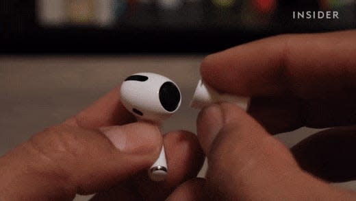 How to clean airpods 3