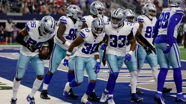 Dallas Cowboys route New England Patriots at AT&T Stadium