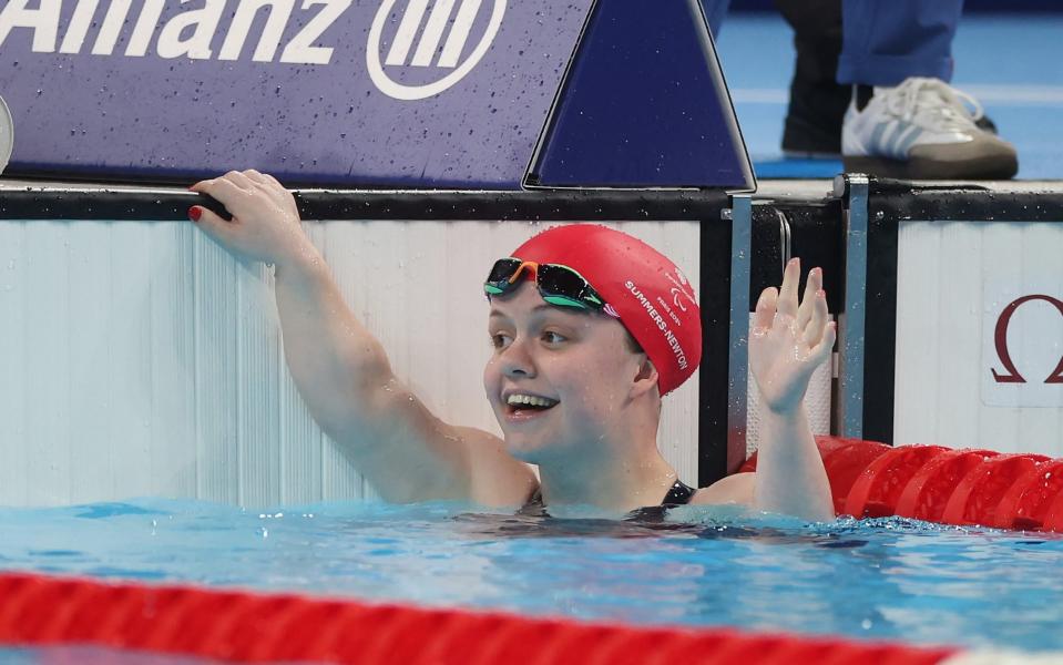 Maisie Summers-Newton won gold in the women's SM6 200m individual medley