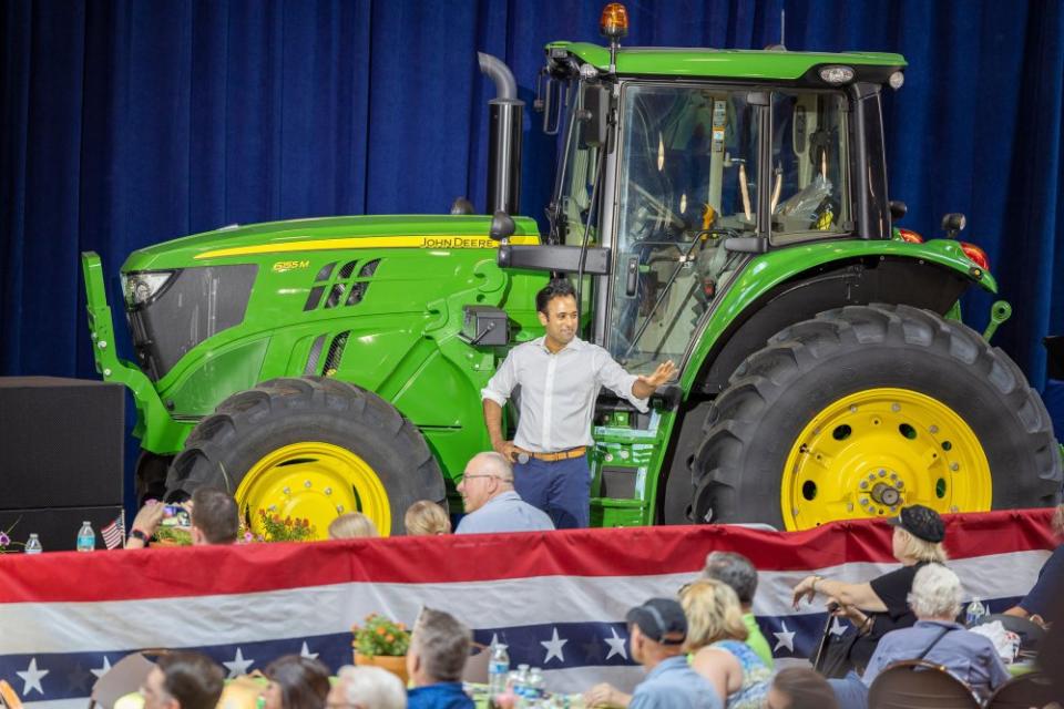 Ramaswamy attends the Roast and Ride hosted by Senator Joni Ernst in Des Moines, on June 3, 2023.<span class="copyright">Rachel Mummey—Bloomberg/Getty Images</span>