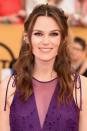 <p>Makeup artist Kate Lee for Chanel created a stunning matte purple smoky eye for Knightley at the 2015 Screen Actors. (Photo: Getty Images)</p>
