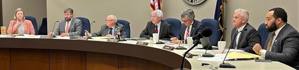 Spartanburg County Council on Monday agreed to move forward with a timetable to develop a countywide performance zoning plan.
