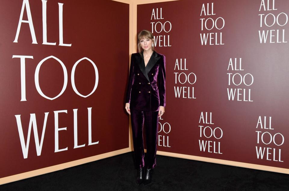 Taylor Swift attends the "All Too Well" premiere at AMC Lincoln Square on November 12, 2021 in New York
