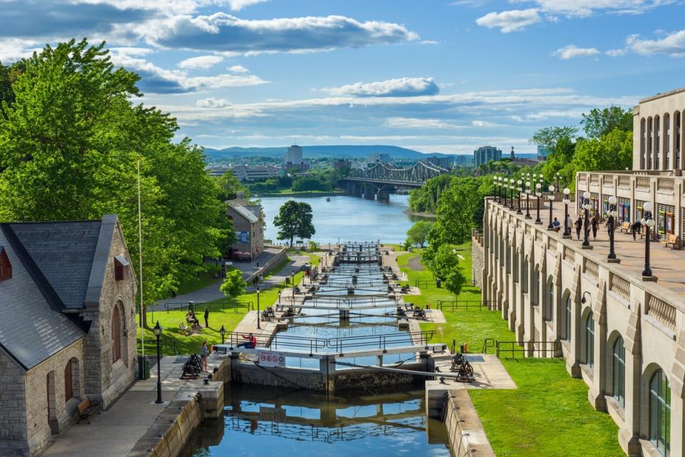 Rideau Canal looking towards the Ottawa River, Ottawa, Ontario, Canada (Alamy Stock Photo)