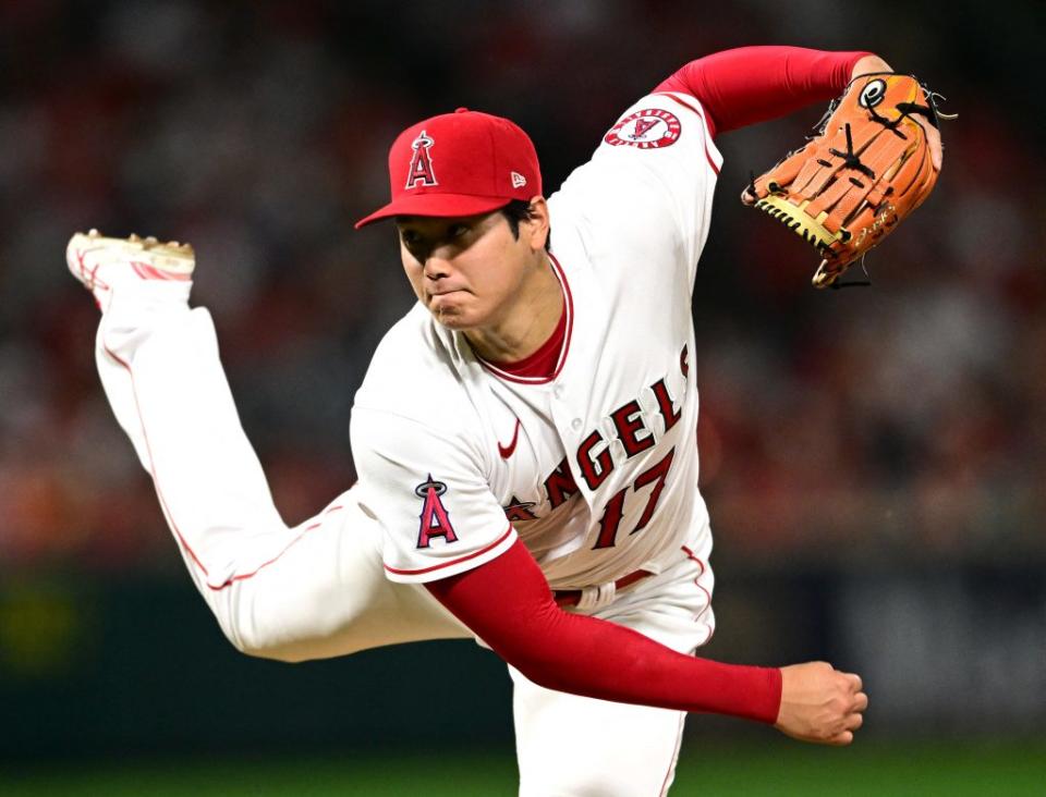 「二刀流」大谷翔平擊敗NBA球星柯瑞，在年度體育卓越表現獎中拿下最佳男運動員獎。 (資料照)