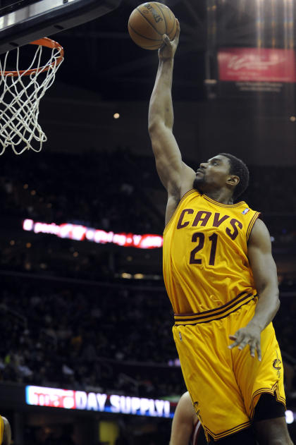 Bynum a force in Lakers return