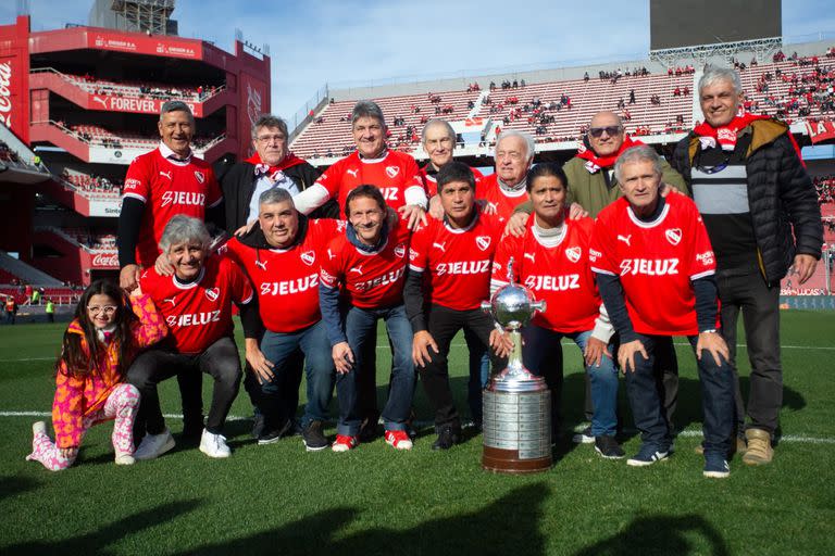 El reconocimiento para los campeones de América de 1984 en Independiente