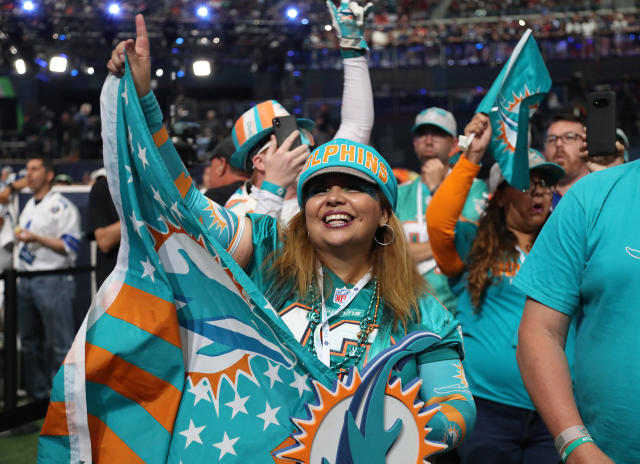 miami dolphins draft picks 2022 and 2023