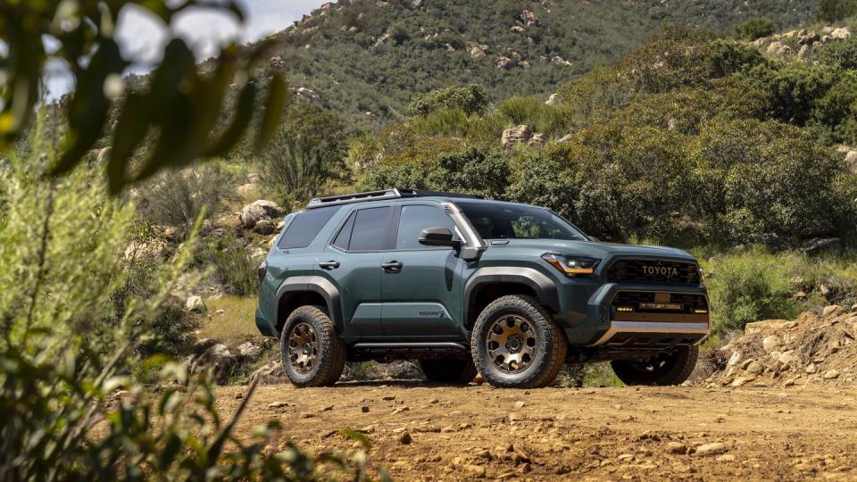 2025 toyota 4runner trailhunter