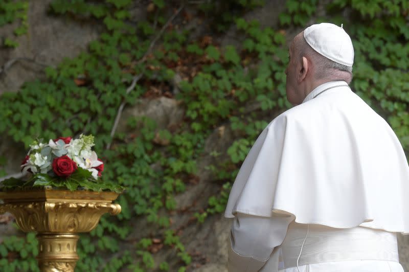 Pope Francis leads Holy Rosary prayer in Vatican gardens