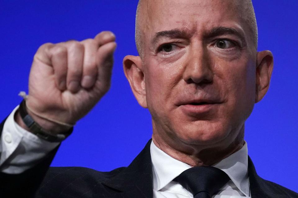 Jeff Bezos wants one trillion humans in the solar system and will spend $1bn a year to achieve it