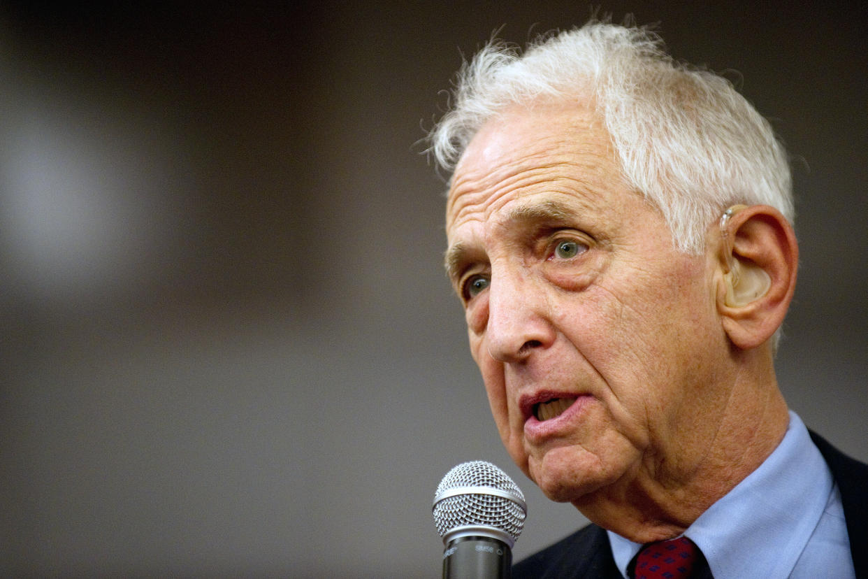 Daniel Ellsberg, Former US military analyst and the man behind a leak of US Pentagon documents to whistelbowing website Wikileaks, speaks on October 23, 2010 during a press conference at the Park Plaza hotel in central London. WikiLeaks' founder Julian Assange said today that hundreds of thousands of classified US military documents leaked by the website showed the 'truth' on the Iraq war. 