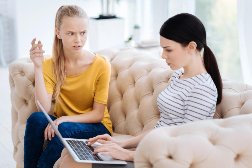 Mum and daughter having a serious chat (Alamy/PA)