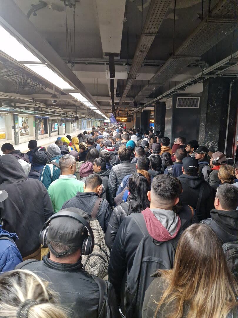 El  servicio de la Línea C del subte fue interrumpido por medida de fuerza gremial