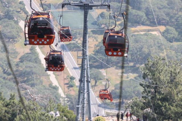 More than 40 still stranded 24 hours after fatal cable car accident in Turkey