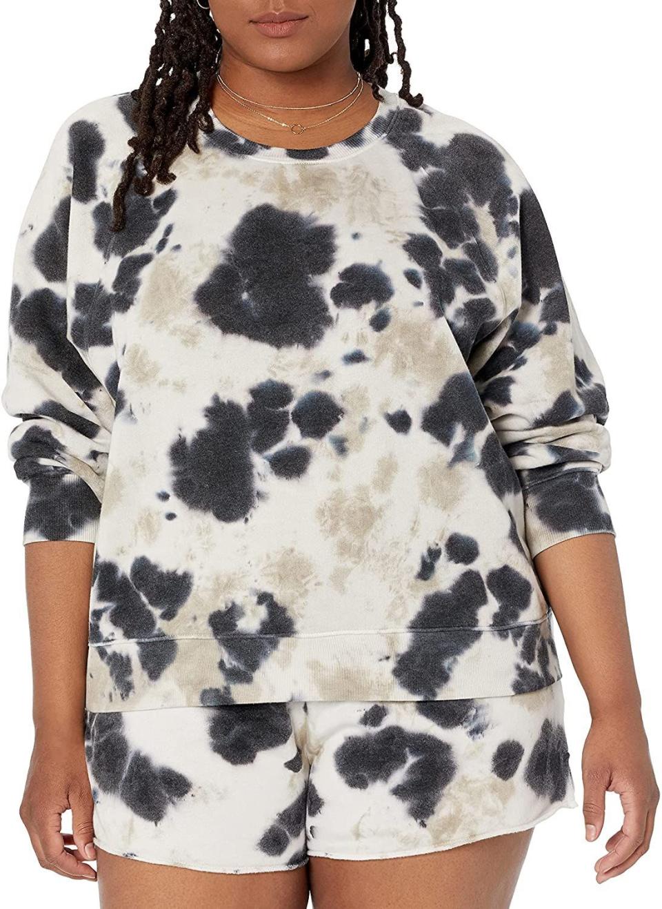 3) Long-Sleeve Fleece Tie-Dye Sweatshirt