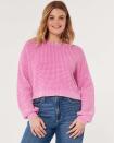 <p>45€</p><br><a href="https://www.hollisterco.com/shop/eu-fr/p/easy-waffle-crew-sweater-55072323-2?categoryId=85722&faceout=model&seq=06" rel="nofollow noopener" target="_blank" data-ylk="slk:Acheter;elm:context_link;itc:0;sec:content-canvas" class="link ">Acheter</a>