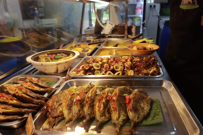 fish at nasi padang stall