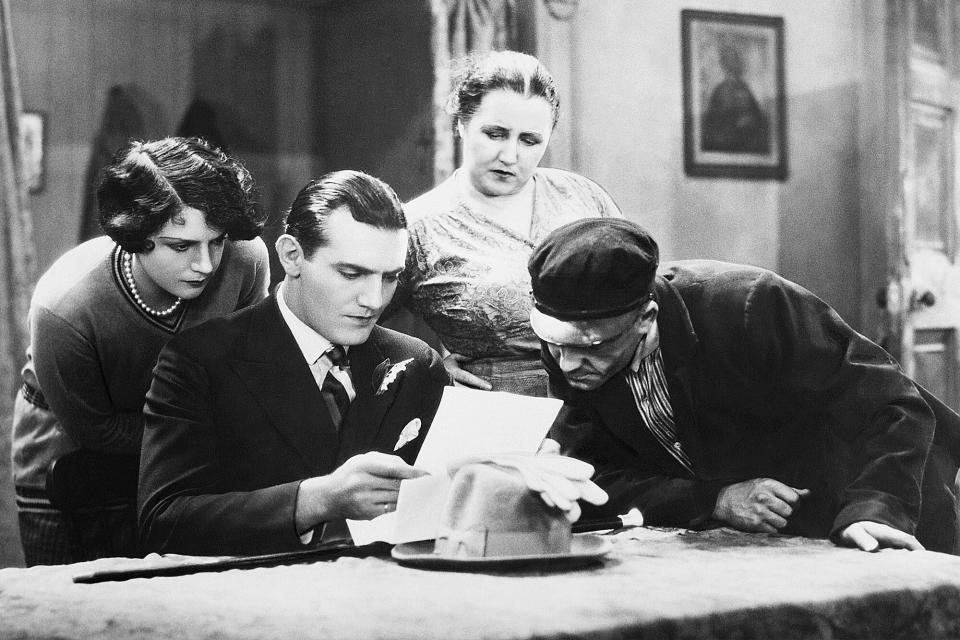 JUNO AND THE PAYCOCK, (aka THE SHAME OF MARY BOYLE), form left: Kathleen O'Regan, John Longden, Sara Allgood, Edward Chapman, 1930