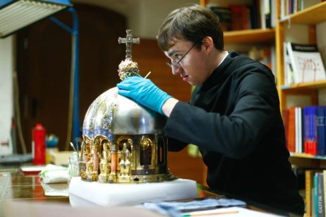 German cathedral dusts off relics of St Corona, patron of epidemics