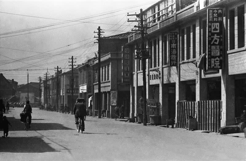 88年前大稻埕老照片震撼曝光，台北懷舊界「出大事了」。 （圖／李火增攝影、蒼壁出版社提供）