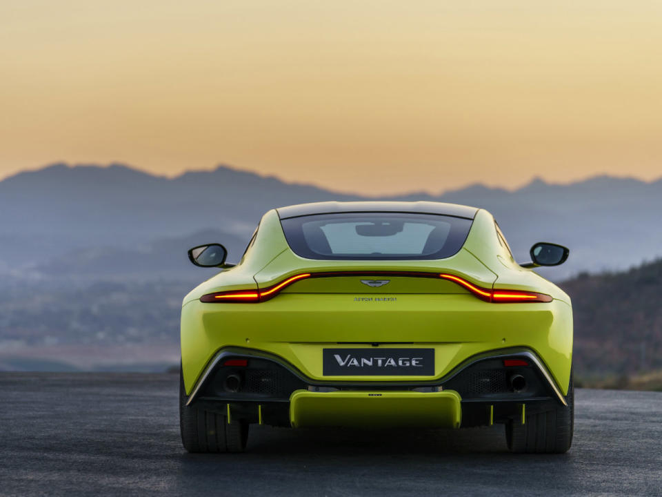 510 PS hat der Vantage unter der Haube und schafft es auf maximal 195 mph, das sind rund 314 km/h. (Bild-Copyright: Aston Martin)