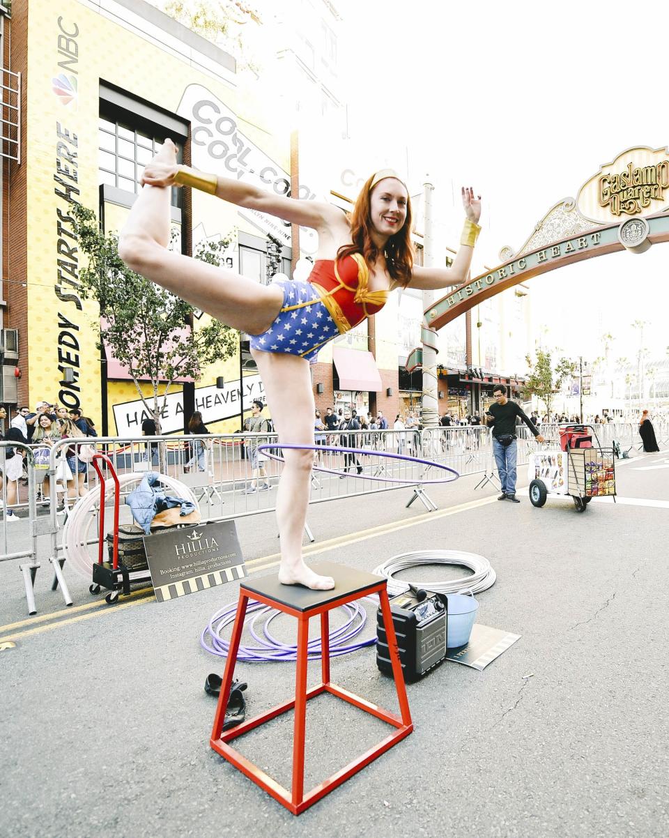 Wonder Woman cosplayer