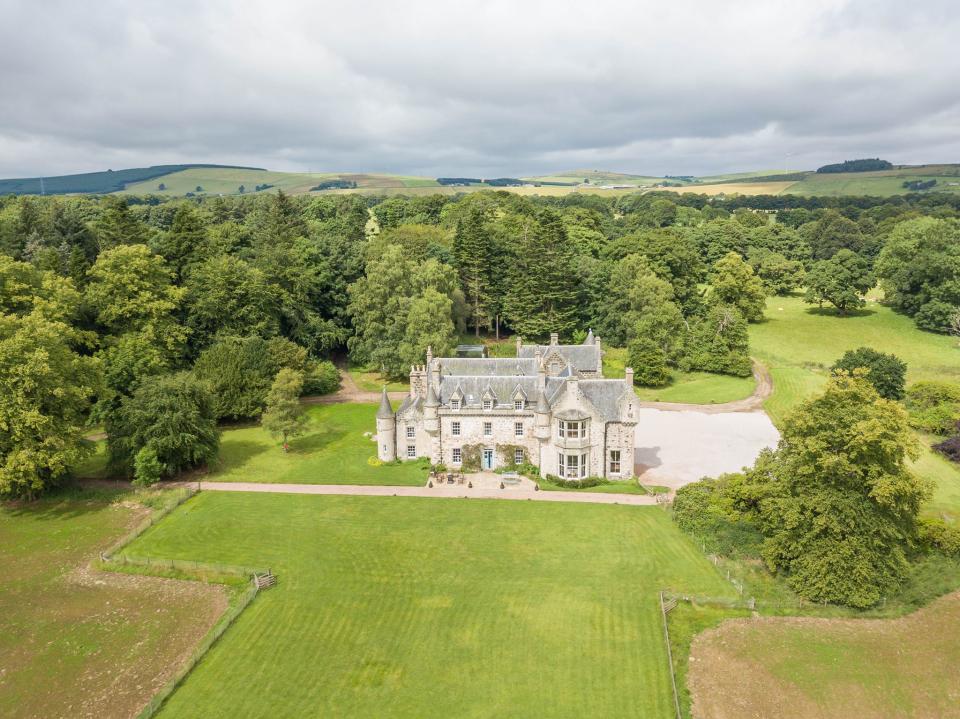 Kit and Rose’s wedding venue. (Photo: Facebook/Wardhill Castle)