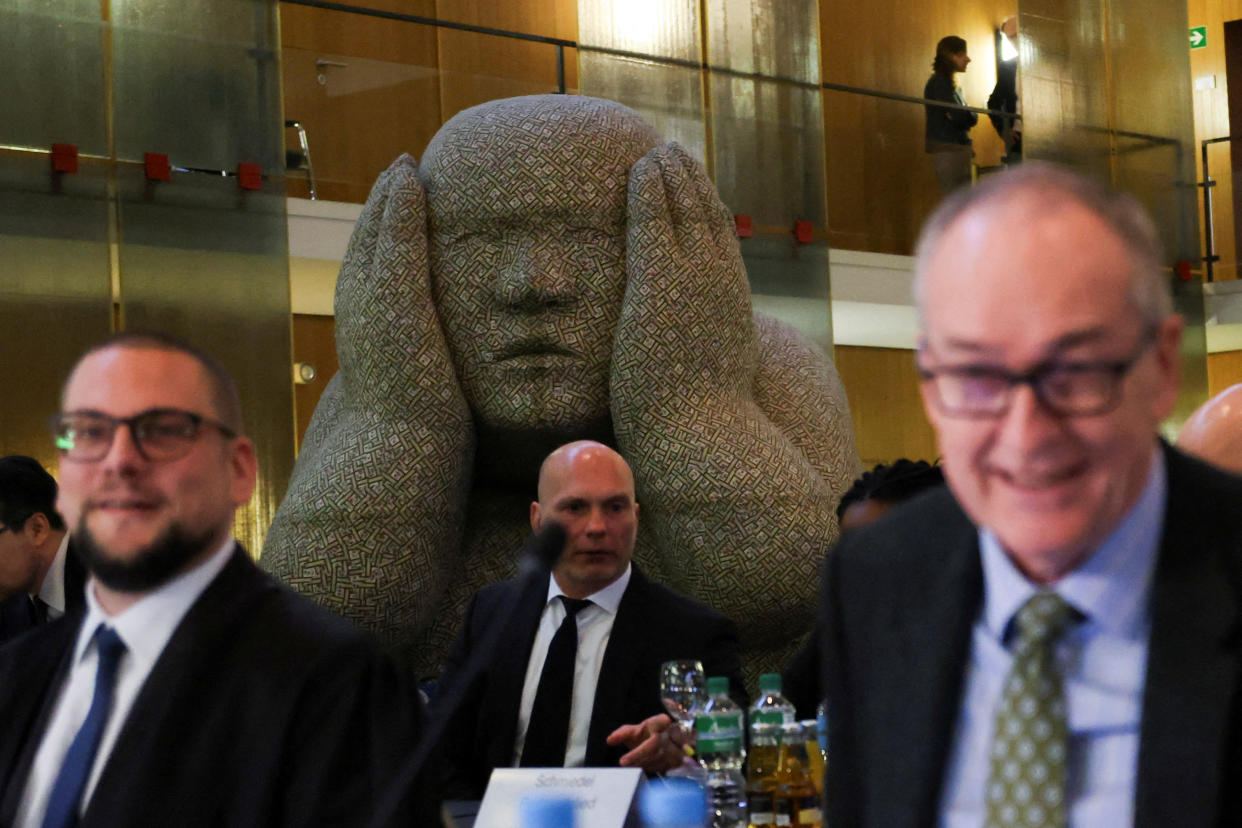 AfD-Vertreter am Dienstag vor dem Oberverwaltungsgericht Münster (Bild: REUTERS/Thilo Schmuelgen)