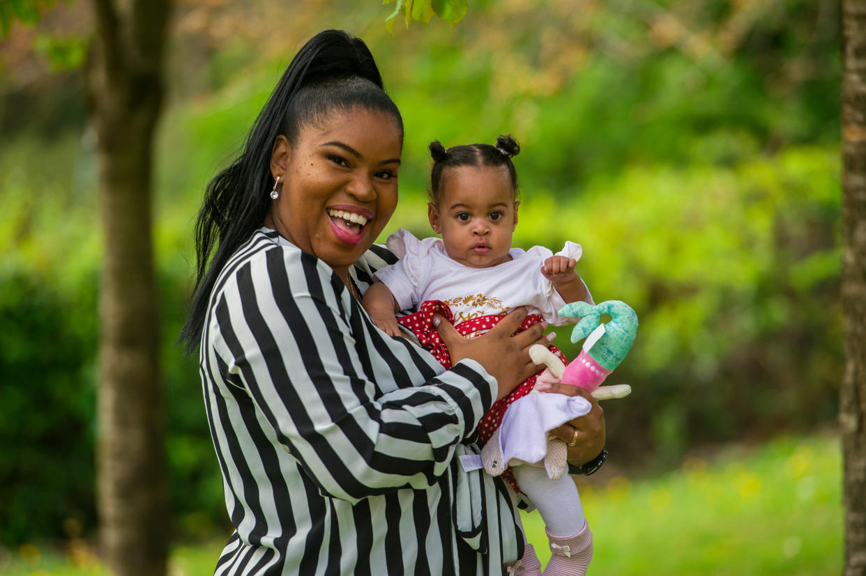 Vanessa Findlay with baby Faith. (SWNS)