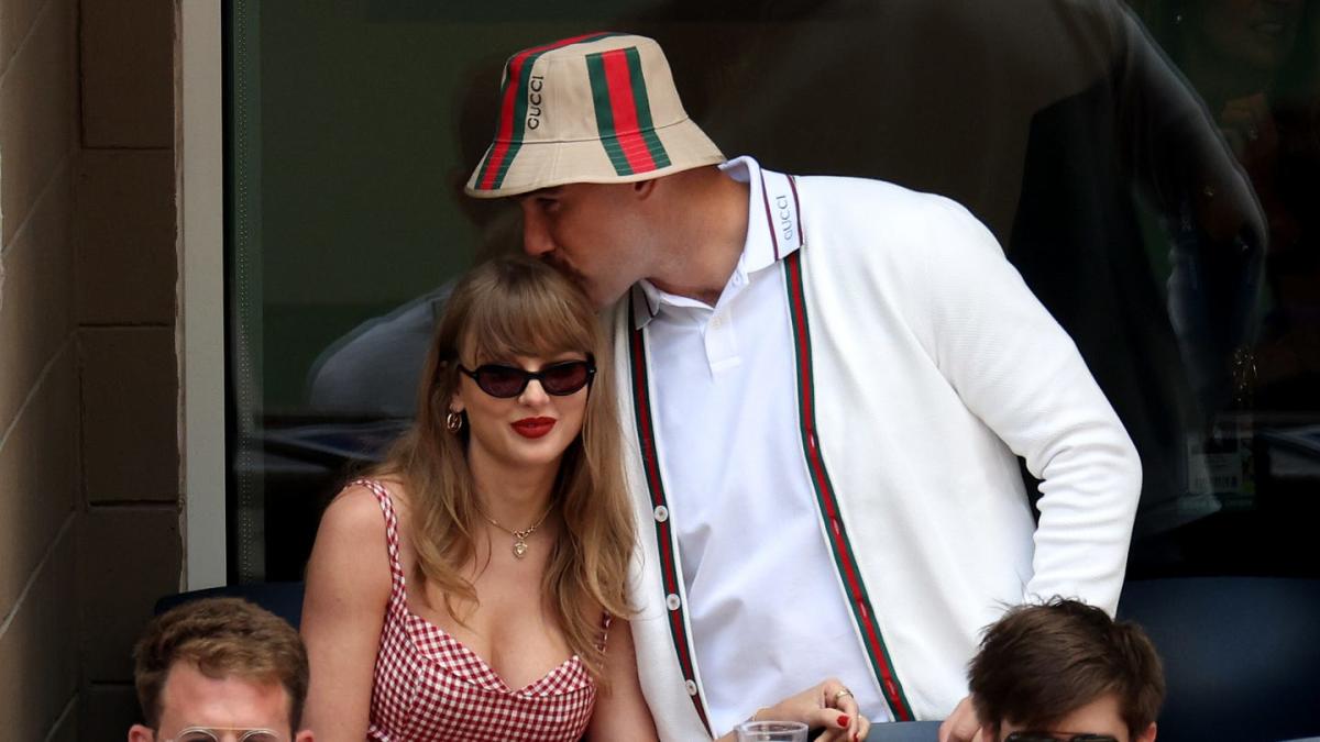 Taylor Swift and Travis Kelce Are Having a Cute PDA Moment at the US Open