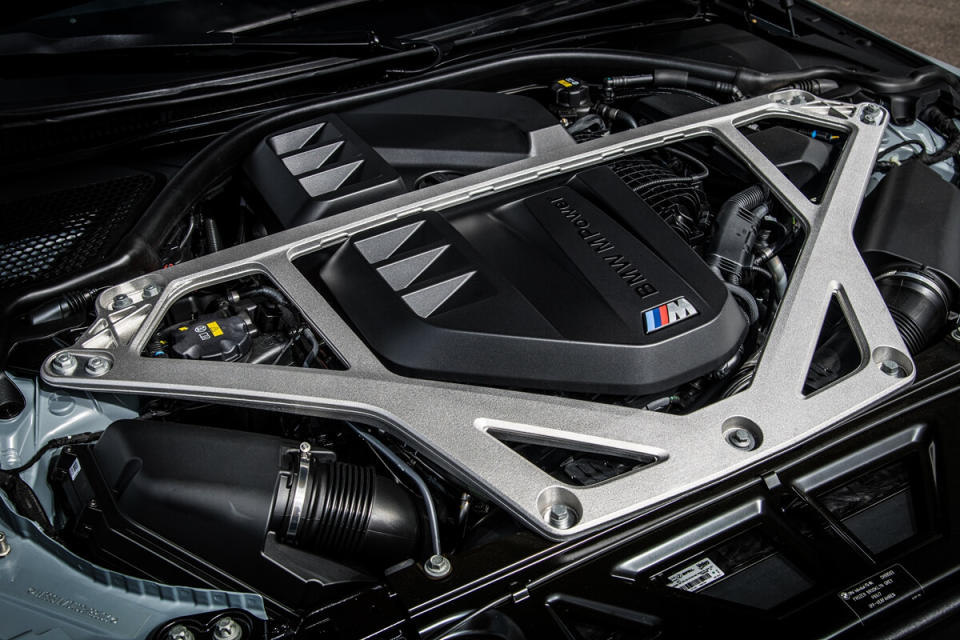 P90461679_highRes_the-new-bmw-m4-csl-n.jpg